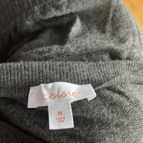 colsie dark heather gray crew neck elastic hem long sleeve crop top. Medium - Picture 5 of 5